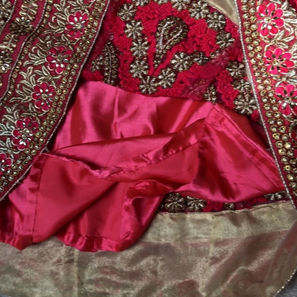 Pink and Gold Indian Wedding Lengha Size 2-4 - Picture 4 of 11